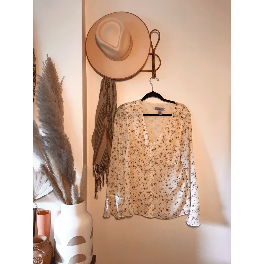 Vintage fluttery top